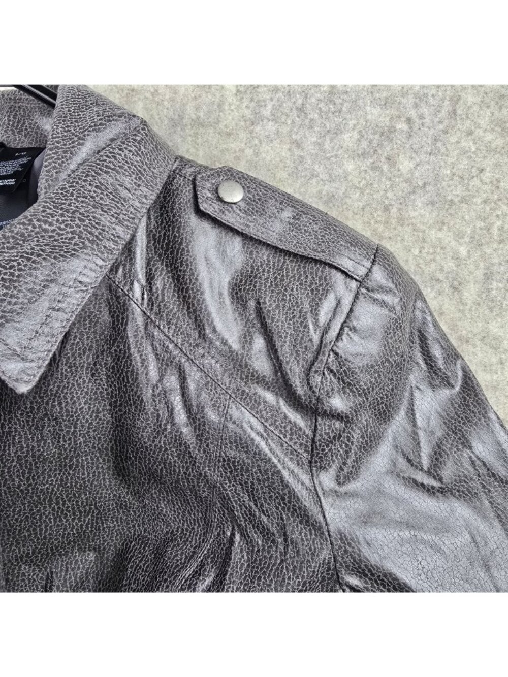 Bisou Bisou Michelle Bohbot Silver Cropped Jacket Womens Size L/G 100% Polyester - Picture 3 of 7